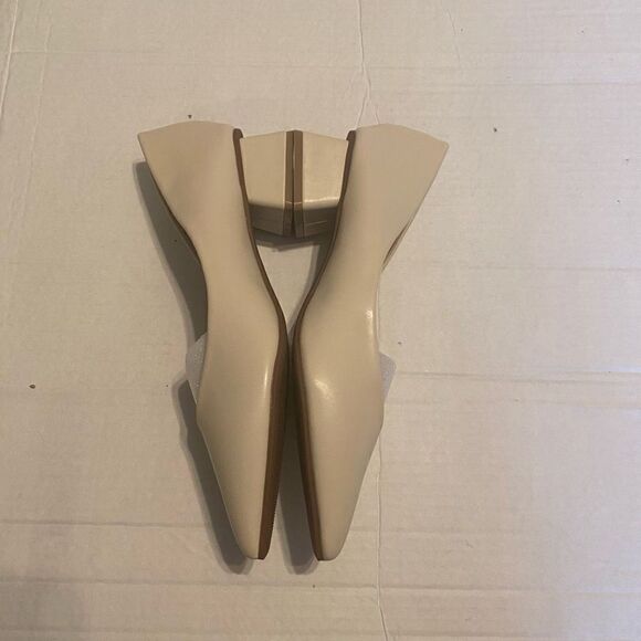 C.PARAVANO‎ Women’s Low Block Heel White Pumps Size EU 38 US 7.5 New With Box - Picture 10 of 11